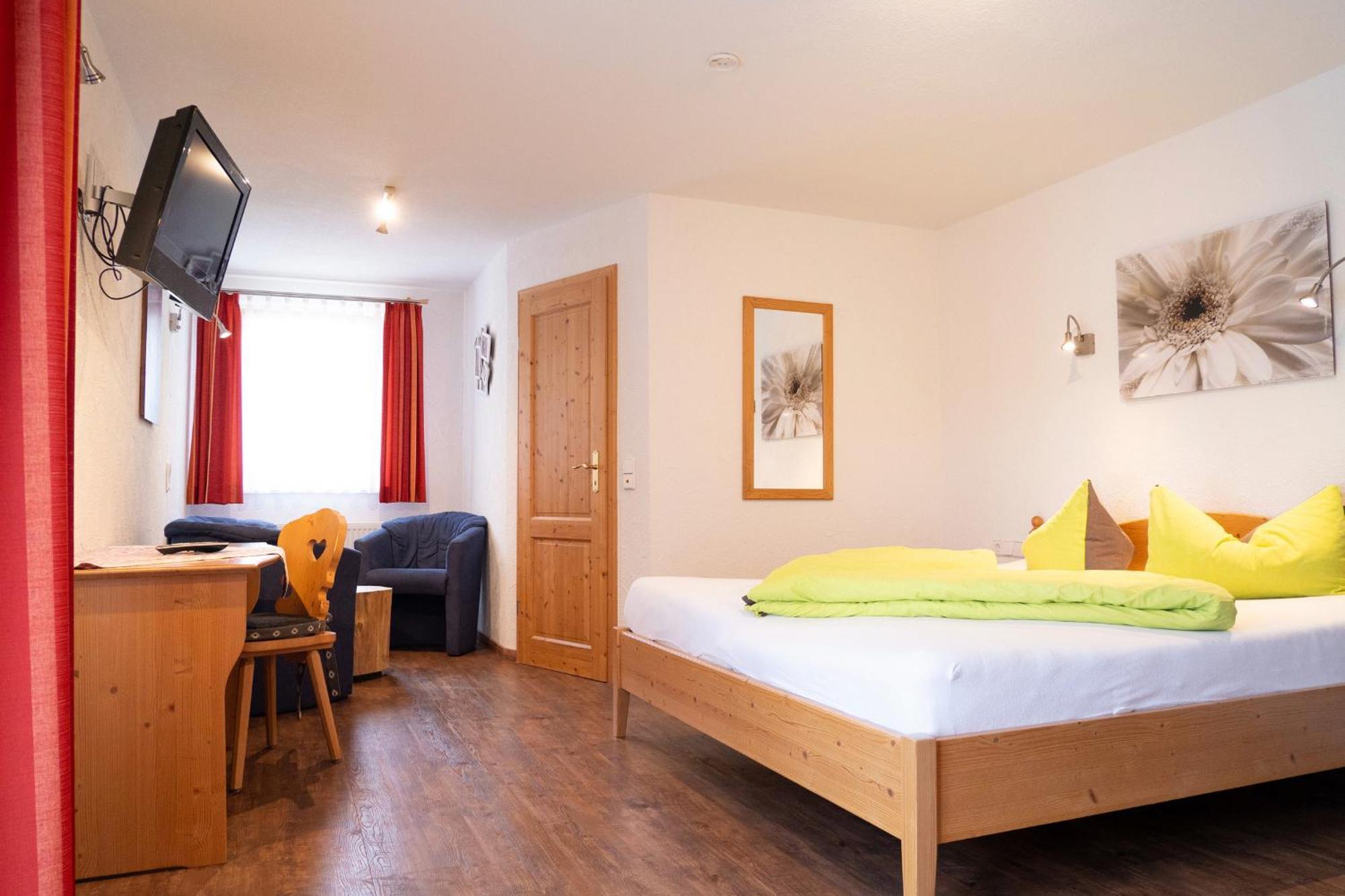 Pension Waldwinkel Lenzkirch Esterno foto